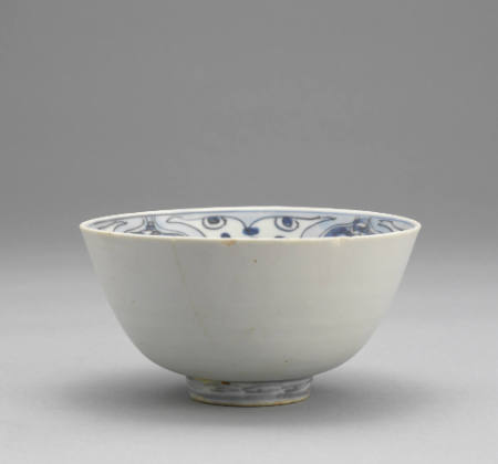 Bowl with design of egret and lotus