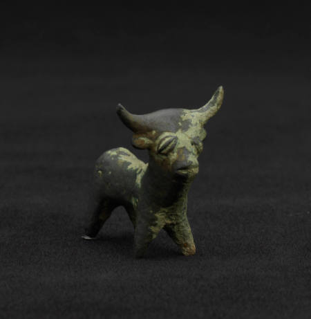 Pendant in the form of a bull