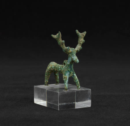 Belt pendant in the form of a stag