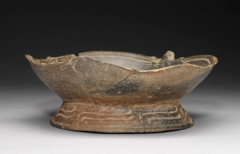 Footed bat bowl