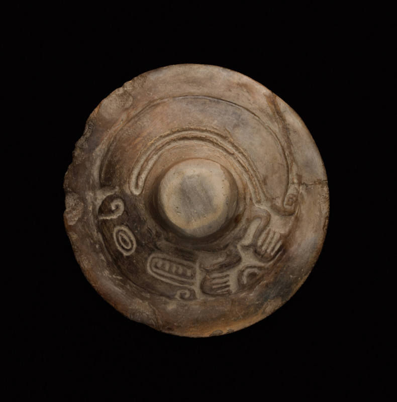 Round lid with zoomorphic design
