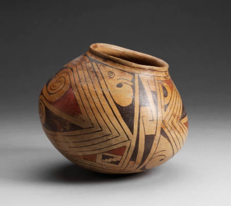 Bowl with geometric decoration