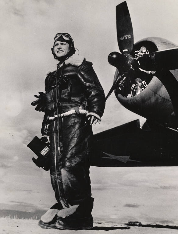 [Margaret Bourke-White in high-altitude flying suit]