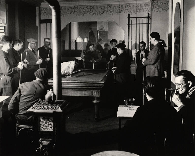 La poule au gibier, from the portfolio Robert Doisneau