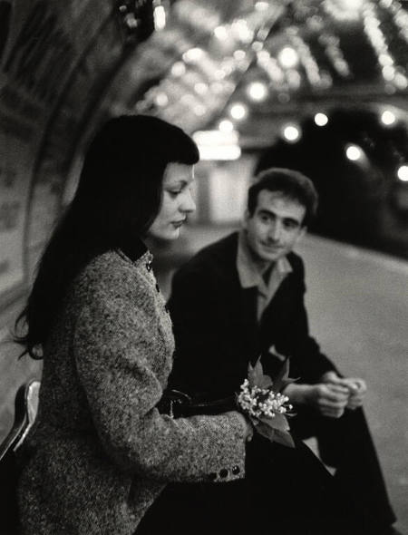 Le muguet du métro, from the portfolio Robert Doisneau