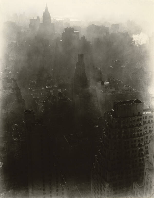 [City in smog]