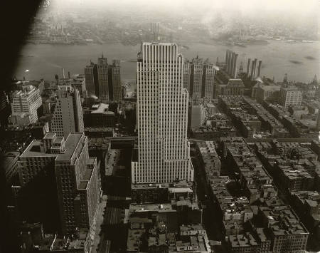 [Daily News Building, 220 East 42nd Street]
