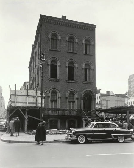 [Demolition of Mark Twain's New York City townhouse]