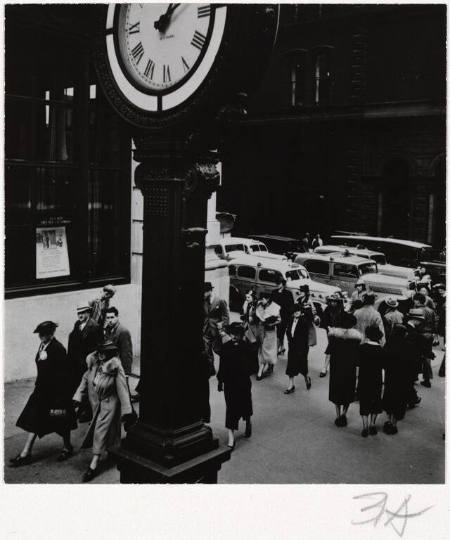 Tempo of the City I, Fifth Avenue and 44th Street, September 6, 1938