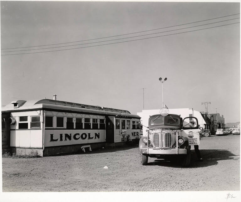 [Lincoln Diner on U.S. 1, New Jersey], from the series Route 1