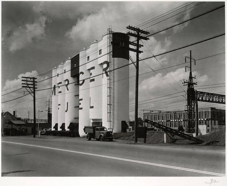[Mercer Fuel, near Trenton, New Jersey], from the series Route 1