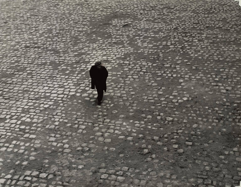 Alone, Paris