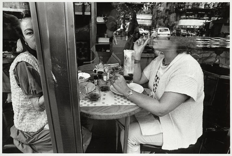 Eye and cafe, Paris