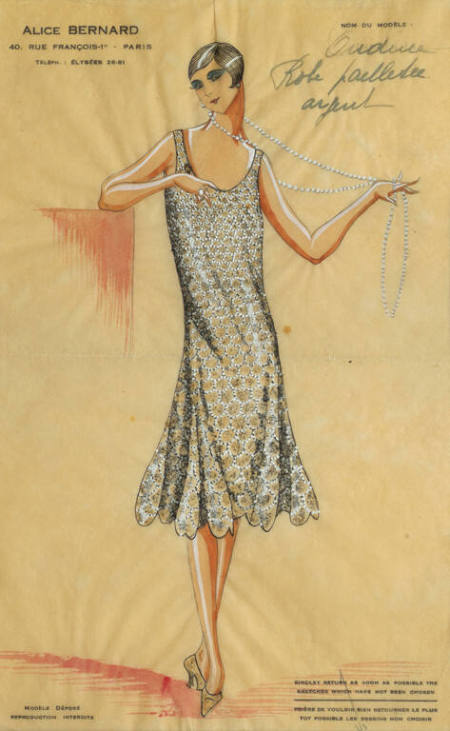 Ondine: robe pailletée argent (Water-Sprite: silver-spangled dress)