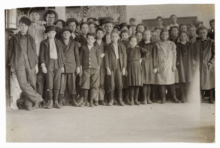 Group of knitters in London, Tenn. hosiery mills