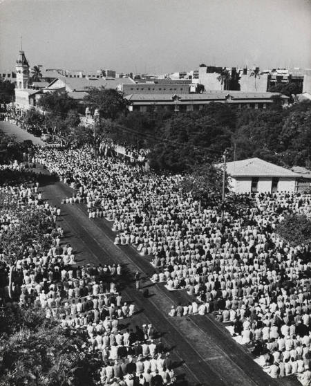 [Over 100,000 Muslims praying towards Mecca during the Baqr Id ceremony, Karachi, Pakistan]