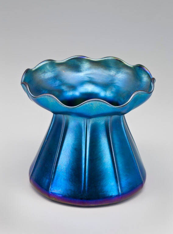 Vase, blue squat, scalloped top
