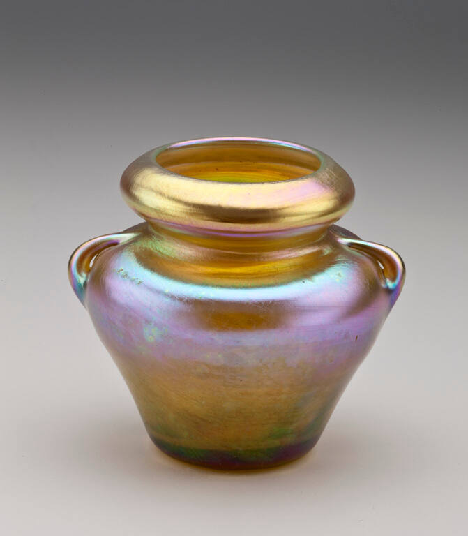Vase, with handles, gold iridescent