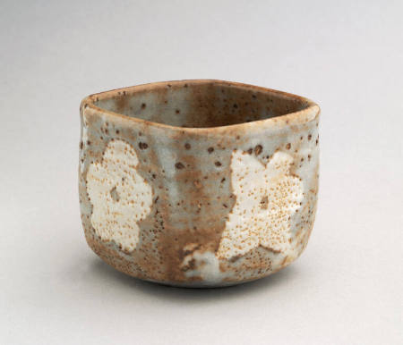 Teabowl with floral design, Shino style