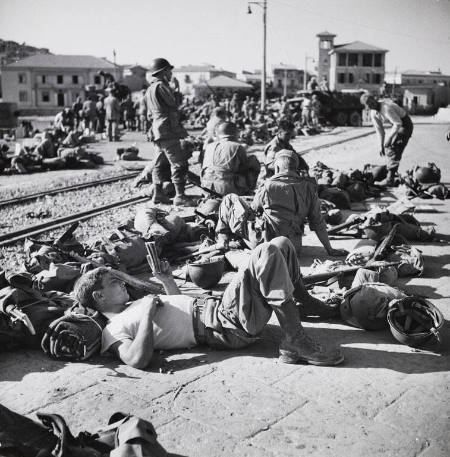 [Troops waiting on the beach, waiting and preparing for the invasion of Italy]