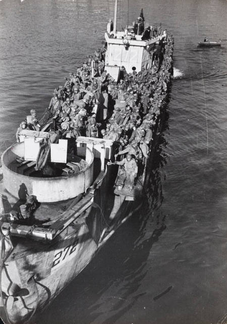 [Troops on ship during landing at Anzio]