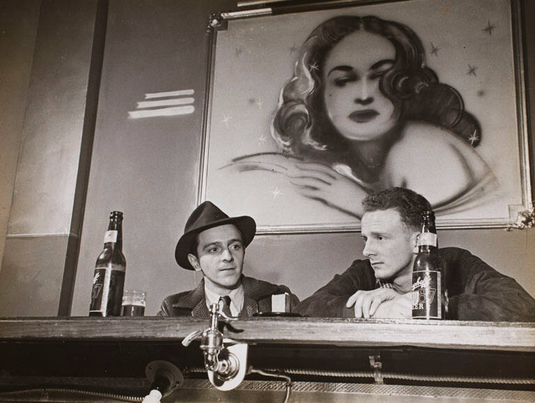 [Men having a beer at Calumet City tavern, IL]