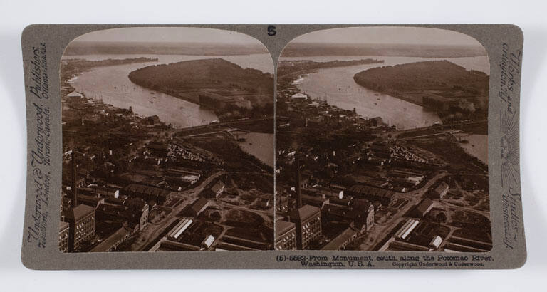 From Monument, south, along the Potomac River, Washington, U.S.A.