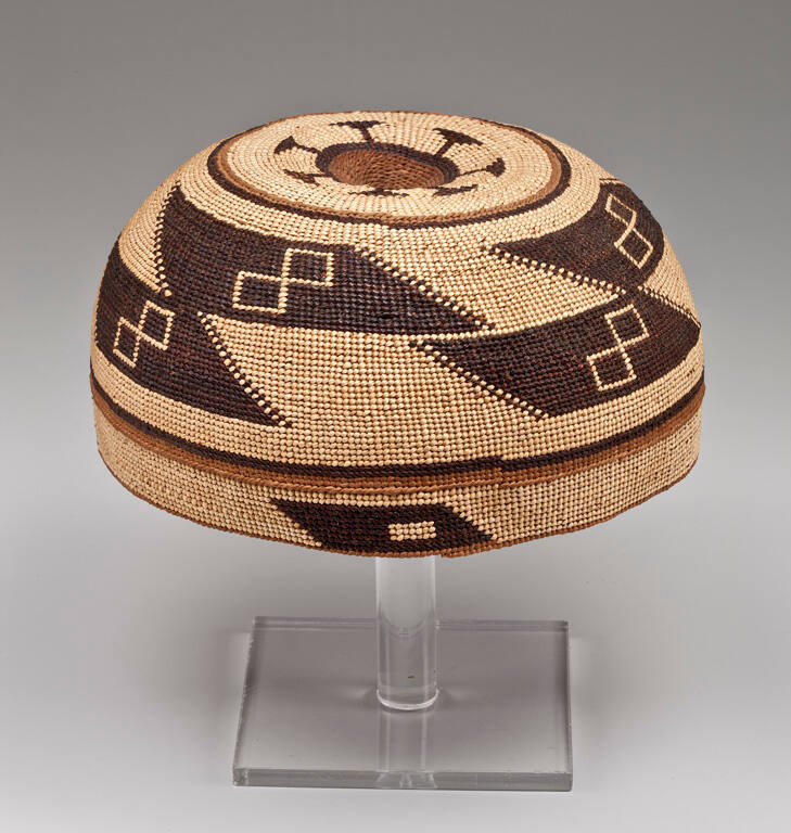 Ceremonial cap with obsidian blade design