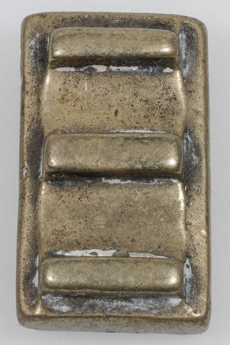 Rectangular goldweight with three highly raised bars