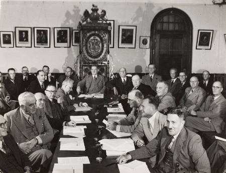 [Nationalist Party meeting with Oom Loo Vosloo as chairman, Johannesburg, South Africa]