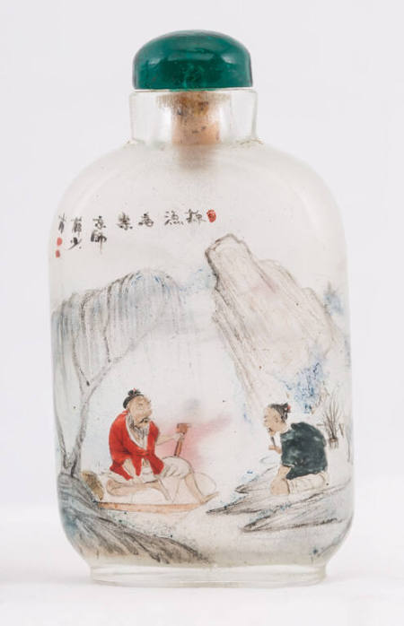 Snuff bottle with scene of men working in the countryside