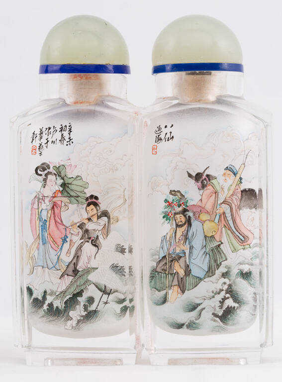 Double snuff bottle with Eight Guards