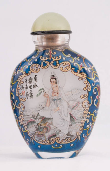 Snuff bottle with images of Guanyin