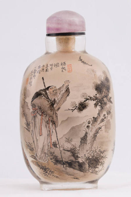 Snuff bottle with design of Daoist sages