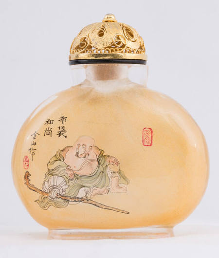 Snuff bottle with design of Budai and a lohan