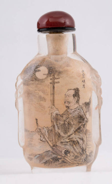 Snuff bottle with design of blind musician