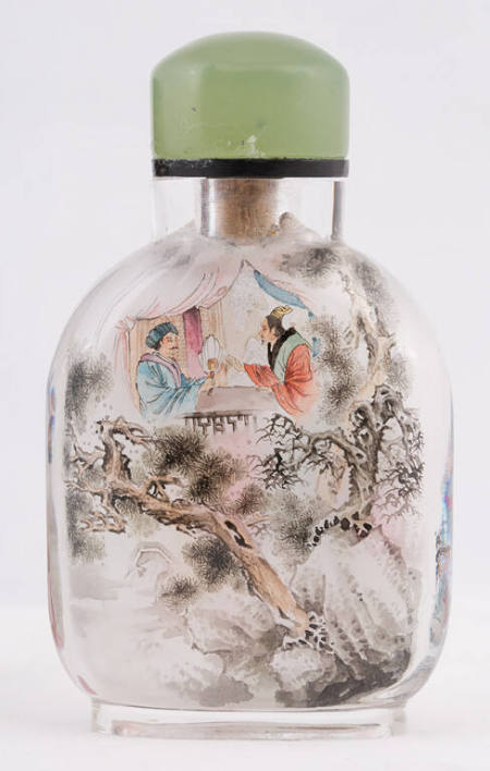 Snuff bottle illustrating the story of Yuan An