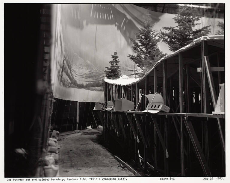 Gap between set and painted backdrop; feature film 